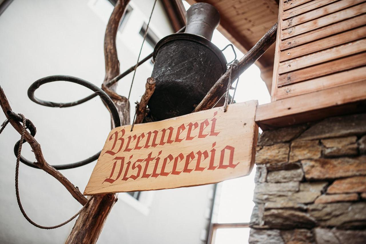 Weingut & Genusshotel Spitalerhof Superior Chiusa Eksteriør billede